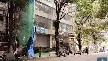 होटल से भागने की कोशिश में महिला को गंभीर चोट, Bengaluru में पार्टी बस्ट होटल से भागने की कोशिश में महिला को गंभीर चोट, Bengaluru में पार्टी बस्ट