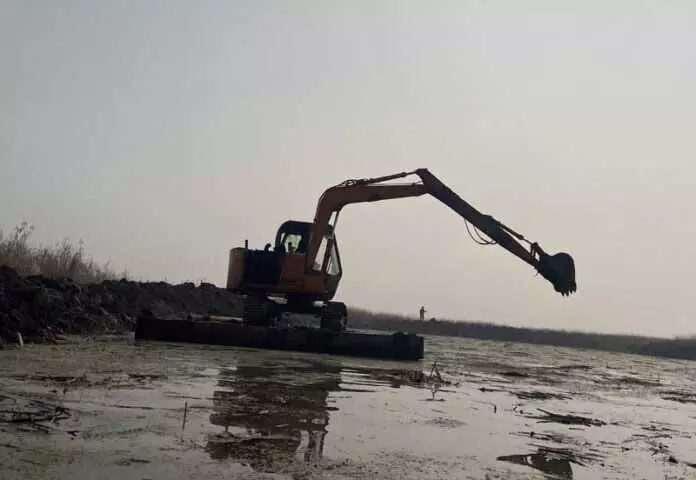 SRINAGAR: सूखे के कारण कश्मीर की वेटलैंड्स में पानी का स्तर कम हो गया है SRINAGAR: सूखे के कारण कश्मीर की वेटलैंड्स में पानी का स्तर कम हो गया है