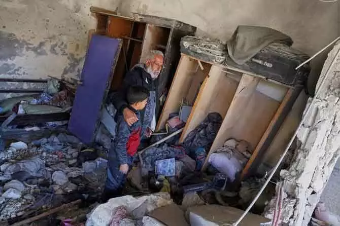 दक्षिण-पश्चिम सीरिया में Israeli छापे में 13 ग्रामीणों की मौत, तनाव बढ़ा दक्षिण-पश्चिम सीरिया में Israeli छापे में 13 ग्रामीणों की मौत, तनाव बढ़ा