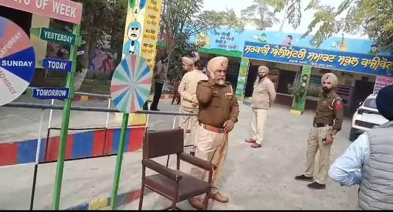 Tarn Taran के काजीकोट गांव में आप और शिअद कार्यकर्ताओं के बीच झड़प की खबर है Tarn Taran के काजीकोट गांव में आप और शिअद कार्यकर्ताओं के बीच झड़प की खबर है