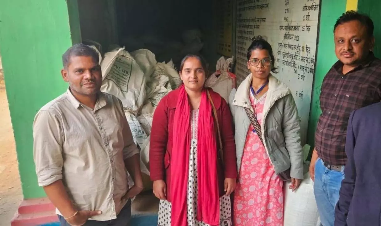 खाद्य विभाग ने कांदुरपाली से 60 क्विंटल अवैध धान किया जब्त खाद्य विभाग ने कांदुरपाली से 60 क्विंटल अवैध धान किया जब्त