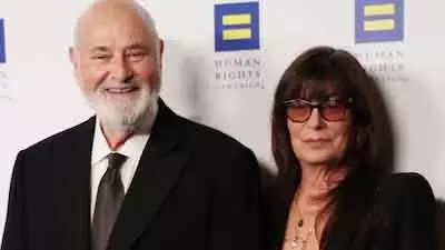 हॉलीवुड फिल्ममेकर Rob Reiner और पत्नी मिशेल रेनर की रहस्यमयी मौत, बेटे से पूछताछ जारी हॉलीवुड फिल्ममेकर Rob Reiner और पत्नी मिशेल रेनर की रहस्यमयी मौत, बेटे से पूछताछ जारी