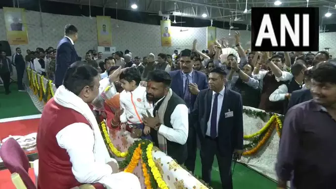 मुख्यमंत्री भजनलाल शर्मा के जन्मदिन पर शुभकामनाओं का लगा तांता, आवास पर उमड़ा जनसैलाब मुख्यमंत्री भजनलाल शर्मा के जन्मदिन पर शुभकामनाओं का लगा तांता, आवास पर उमड़ा जनसैलाब