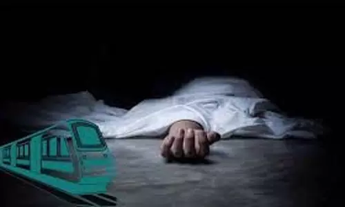 Gorakhpur: ट्रेन की चपेट में आने से बच्चे और महिला की मौत,एक घायल