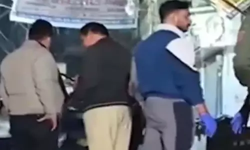 रात डेढ़ बजे दो भाइयों की हत्या, राजधानी के इस गली में ताबड़तोड़ फायरिंग