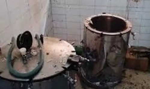 Bahraich:मेडिकल कॉलेज में तेज धमाके के साथ फटी ऑटोक्लेव मशीन Bahraich:मेडिकल कॉलेज में तेज धमाके के साथ फटी ऑटोक्लेव मशीन