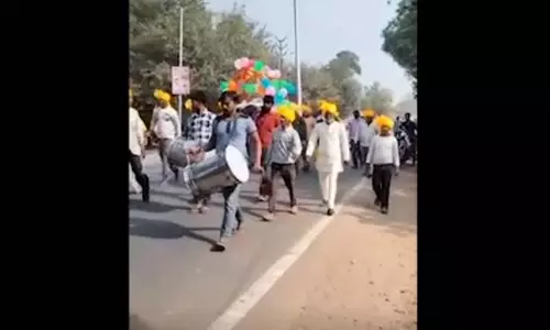 यह शव यात्रा चर्चा का विषय बन गई...VIDEO यह शव यात्रा चर्चा का विषय बन गई...VIDEO