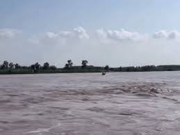 Ludhiana : एक महीने में सतलुज नदी में दूसरा अवैध बांध मिला