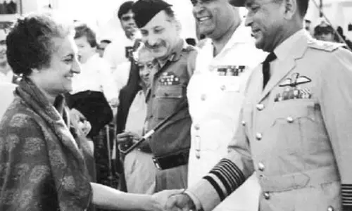 विजय दिवस: राहुल गांधी समेत अन्य कांग्रेस नेताओं ने 1971 के शहीदों को श्रद्धांजलि दी विजय दिवस: राहुल गांधी समेत अन्य कांग्रेस नेताओं ने 1971 के शहीदों को श्रद्धांजलि दी