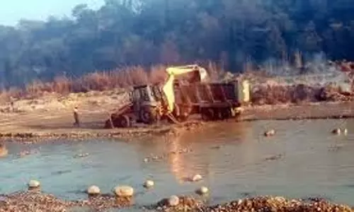 Fatehpur:खाद माफिया पर गिरी गाज, कृषि विभाग की छापेमारी से हड़कंप