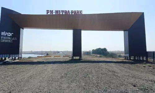 Dhar: पीएम मित्र पार्क से आर्थिक विकास को मिलेगा जोर