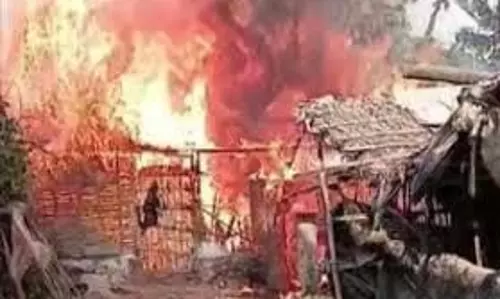 Samastipur: चूल्हे से निकली चिंगारी से घर में भीषण आग  लाखों का नुकसान