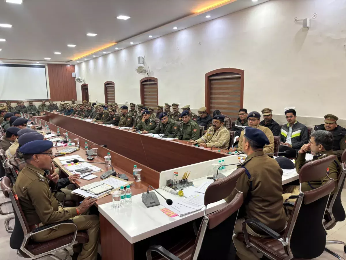 Gorakhpur: उच्चस्तरीय गोष्ठी में चर्चा, अपराध नियंत्रण की रणनीति तय Gorakhpur: उच्चस्तरीय गोष्ठी में चर्चा, अपराध नियंत्रण की रणनीति तय