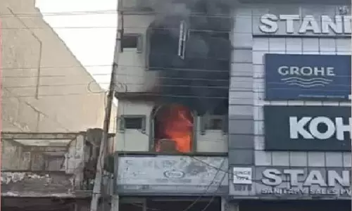 Haryana:  फर्नीचर गोदाम में लगी आग,मची अफरा-तफरी