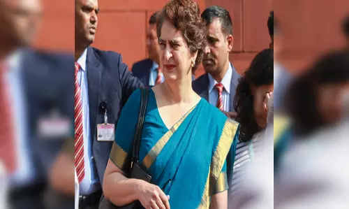मनरेगा का नाम बदलने पर छिड़ा सियासी संग्राम मनरेगा का नाम बदलने पर छिड़ा सियासी संग्राम