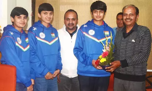 Himachal की तीन महिला वॉलीबॉल खिलाड़ियों को सम्मानित किया गया Himachal की तीन महिला वॉलीबॉल खिलाड़ियों को सम्मानित किया गया