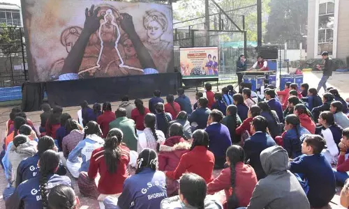 Veer Bal Diwas पर रेत कला शो, निबंध लेखन प्रतियोगिताओं का आयोजन किया गया
