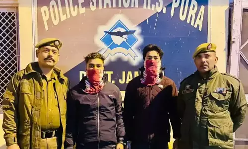 Jammu: 24 घंटे में हत्या मामले का पर्दाफाश, आरोपी गिरफ्तार Jammu: 24 घंटे में हत्या मामले का पर्दाफाश, आरोपी गिरफ्तार