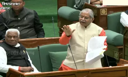 मंत्री को अधिकारी दे रहे गलत जानकारी, सदन में विधायक ने कार्रवाई की मांग की मंत्री को अधिकारी दे रहे गलत जानकारी, सदन में विधायक ने कार्रवाई की मांग की