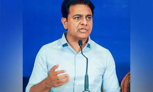 KTR ने सरपंचों को समर्थन और चेतावनी दी KTR ने सरपंचों को समर्थन और चेतावनी दी