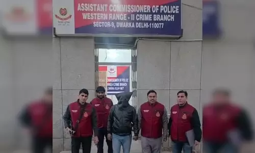 क्राइम ब्रांच ने 5 साल से फरार आरोपी को किया गिरफ्तार, पैरोल पर आने के बाद से था फरार क्राइम ब्रांच ने 5 साल से फरार आरोपी को किया गिरफ्तार, पैरोल पर आने के बाद से था फरार