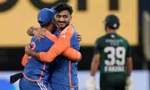 Mumbai अक्षर पटेल साउथ अफ्रीका के खिलाफ बाकी T20I मैचों से बाहर। Mumbai अक्षर पटेल साउथ अफ्रीका के खिलाफ बाकी T20I मैचों से बाहर।