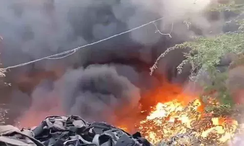 Haryana के गुरुग्राम के बार गुज्जर इलाके में आग लग गई Haryana के गुरुग्राम के बार गुज्जर इलाके में आग लग गई