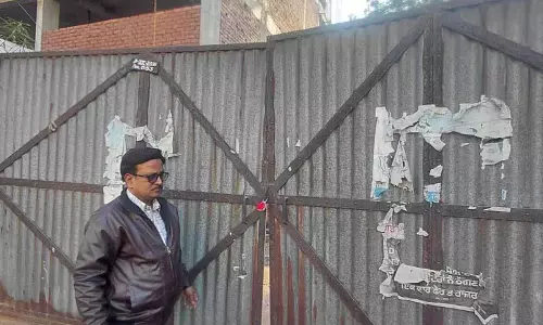 Ludhiana के मॉडल टाउन एक्सटेंशन में 5 अवैध निर्माणाधीन दुकानों को सील किया गया Ludhiana के मॉडल टाउन एक्सटेंशन में 5 अवैध निर्माणाधीन दुकानों को सील किया गया
