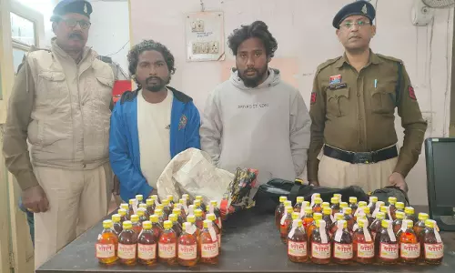 फाफाडीह एक्सप्रेस वे के पास शराब बेचते दो गिरफ्तार