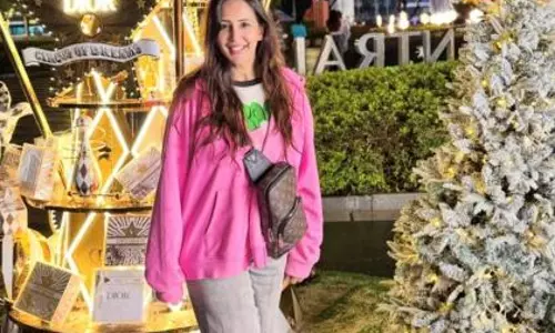 Chahatt Khanna ने चीन में फेस्टिव सेलिब्रेशन के साथ क्रिसमस जल्दी मनाया