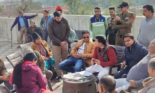 Pathania ने वन अधिकारों को ठीक से लागू न करने के लिए सरकार की आलोचना की