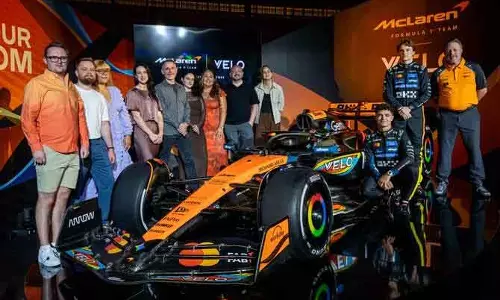 Lando Norris की ऐतिहासिक जीत के साथ मैकलारेन के ‘पपीता’ रंग का जश्न Lando Norris की ऐतिहासिक जीत के साथ मैकलारेन के ‘पपीता’ रंग का जश्न