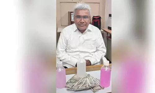 Hyderabad में ऑनलाइन और कैश रिश्वत लेते हुए उस्मानिया यूनिवर्सिटी के इंजीनियर गिरफ्तार