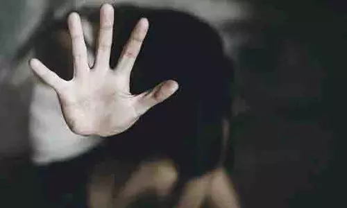 Mandla में दिल दहला देने वाली घटना, मामा ने भांजी पर किया हमला Mandla में दिल दहला देने वाली घटना, मामा ने भांजी पर किया हमला