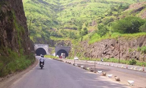 नवीन कटराज Tunnel में बाइक गिरने से युवक की मौत