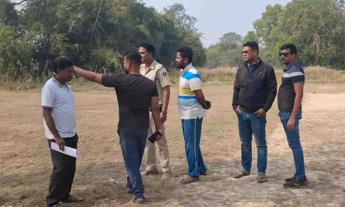 जन्म के बाद छोड़े गए बच्चे की आवारा कुत्तों के हमले में मौत