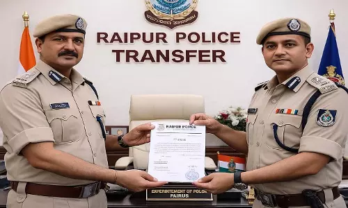 रायपुर पुलिस की ट्रांसफर नीति पर उठे सवाल, सालों से एक ही थाने में जमे है कई पुलिसकर्मी रायपुर पुलिस की ट्रांसफर नीति पर उठे सवाल, सालों से एक ही थाने में जमे है कई पुलिसकर्मी