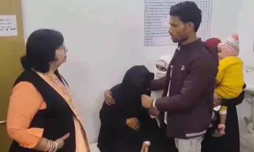 Kanpur मेडिकल कॉलेज में गर्भवती महिला से कथित मारपीट Kanpur मेडिकल कॉलेज में गर्भवती महिला से कथित मारपीट