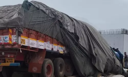 भीषण सड़क हादसा, 4 की मौत 3 गंभीर रूप से घायल