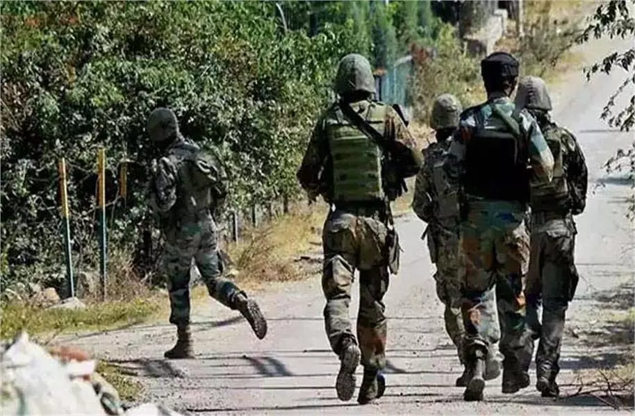 Jammu-Kashmir: मुठभेड़ में एक पुलिसकर्मी शहीद, एक आतंकी घायल होने की आशंका Jammu-Kashmir: मुठभेड़ में एक पुलिसकर्मी शहीद, एक आतंकी घायल होने की आशंका