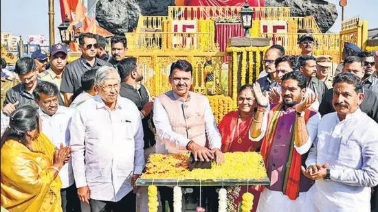 CM Devendra Fadnavis ने कहा कि मेट्रो कोंढवा को शहर के बाकी हिस्सों से जोड़ेगी CM Devendra Fadnavis ने कहा कि मेट्रो कोंढवा को शहर के बाकी हिस्सों से जोड़ेगी