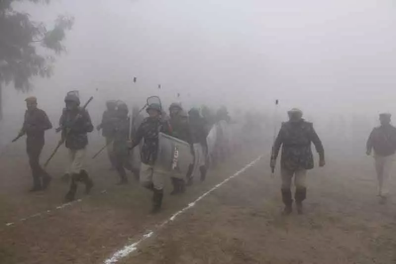 Sirsa में पुलिस लाइन में मॉक ड्रिल हुई Sirsa में पुलिस लाइन में मॉक ड्रिल हुई