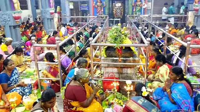 विरालीमलाई मेक्कन्नुदयाल मंदिर दीपक पूजा : भीड़ ने हिस्सा लिया विरालीमलाई मेक्कन्नुदयाल मंदिर दीपक पूजा : भीड़ ने हिस्सा लिया