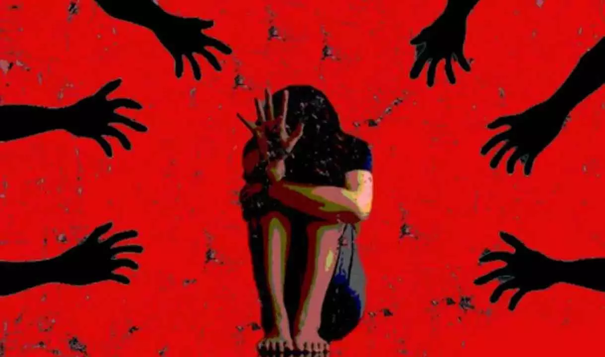 भुवनेश्वर में नाबालिग लड़की का पुरुष दोस्त के सामने गैंगरेप; 2 गिरफ्तार भुवनेश्वर में नाबालिग लड़की का पुरुष दोस्त के सामने गैंगरेप; 2 गिरफ्तार