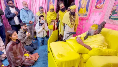 भगवान का नाम जपने का अभ्यास करो, प्रेमानंद महाराज ने विराट और अनुष्का को दिया आध्यात्मिक ज्ञान भगवान का नाम जपने का अभ्यास करो, प्रेमानंद महाराज ने विराट और अनुष्का को दिया आध्यात्मिक ज्ञान