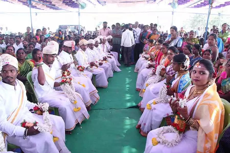 Gauribidanur : कल्लुडी में सामूहिक विवाह Gauribidanur : कल्लुडी में सामूहिक विवाह