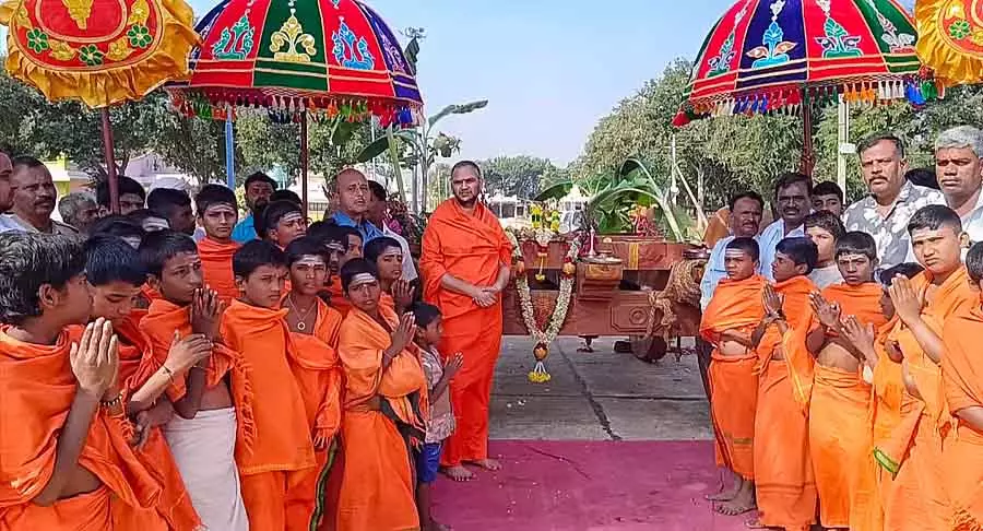 Shira : सड़क निर्माण उत्सव शुरू हुआ Shira : सड़क निर्माण उत्सव शुरू हुआ