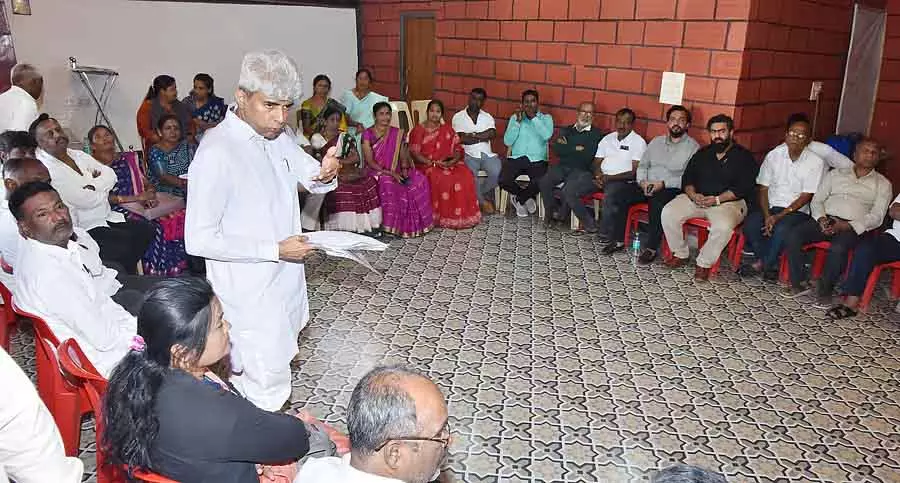 Karnataka : येत्तिनहोल सिंचाई परियोजना केंद्र और विश्वेश्वरैया जल निगम द्वारा विलंबित Karnataka : येत्तिनहोल सिंचाई परियोजना केंद्र और विश्वेश्वरैया जल निगम द्वारा विलंबित