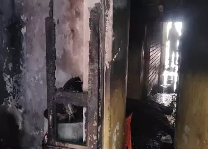 Dhanbad में तीन मंजिला इमारत में लगी भीषण आग में दो लोगों की मौत, छह घायल Dhanbad में तीन मंजिला इमारत में लगी भीषण आग में दो लोगों की मौत, छह घायल