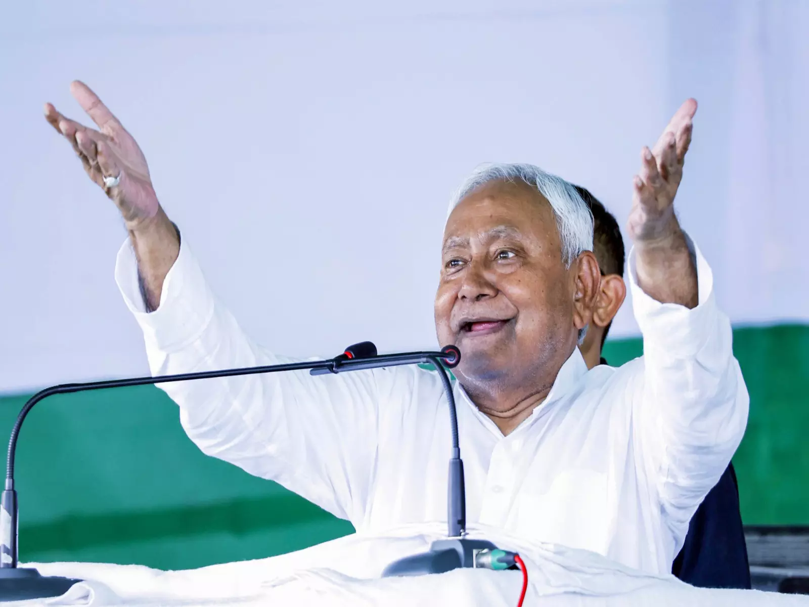 Nitish Kumar ने 7 निश्चय-3 कार्यक्रम की घोषणा की, प्रमुख प्रस्तावों का अनावरण किया Nitish Kumar ने 7 निश्चय-3 कार्यक्रम की घोषणा की, प्रमुख प्रस्तावों का अनावरण किया